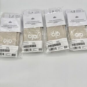 NWT Alo Yoga BUNDLE 4x Unisex Throwback Socks, Bone White 4 Pairs 8 Socks Total